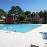 Bright Flat In With Pool - Beahost Apartment Bibione