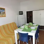 Apartment Bright Flat In With Pool - Beahost *