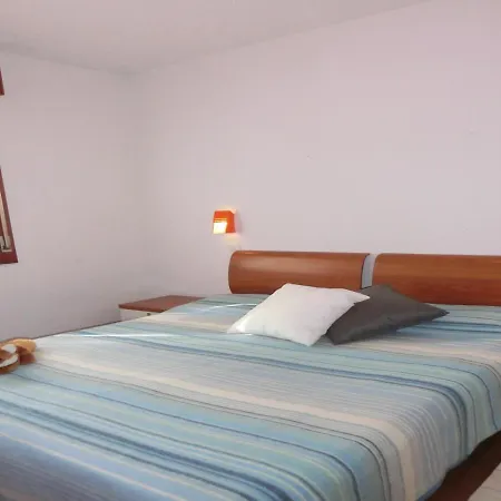 Bright Flat In With Pool - Beahost