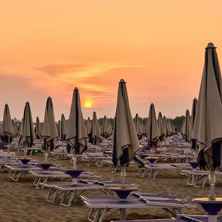 Bright Flat In With Pool - Beahost Appartement Bibione