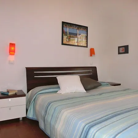 Bright Flat In With Pool - Beahost Daire
